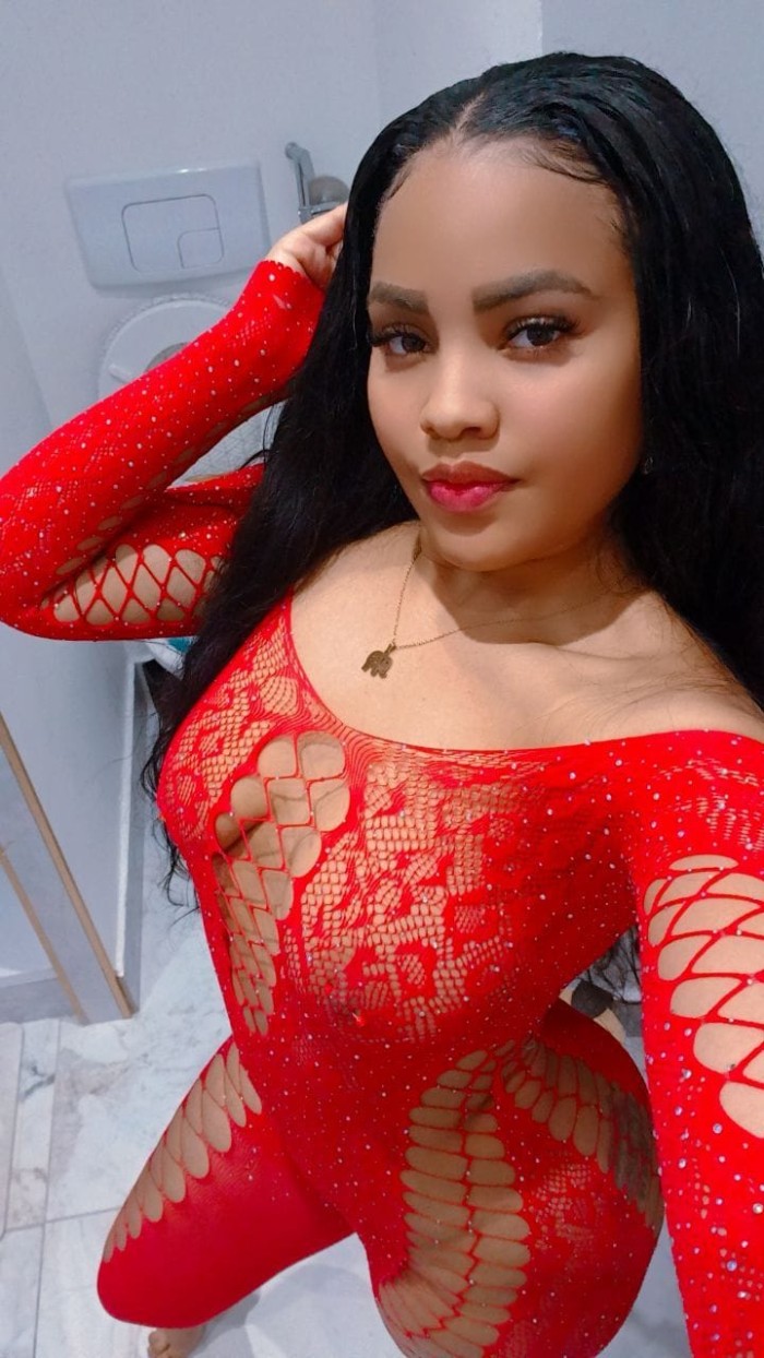 ARDIENTE CACHONDA DISPUESTA PARA SATISFACER TUS FANTASIAS SIN LIMITES