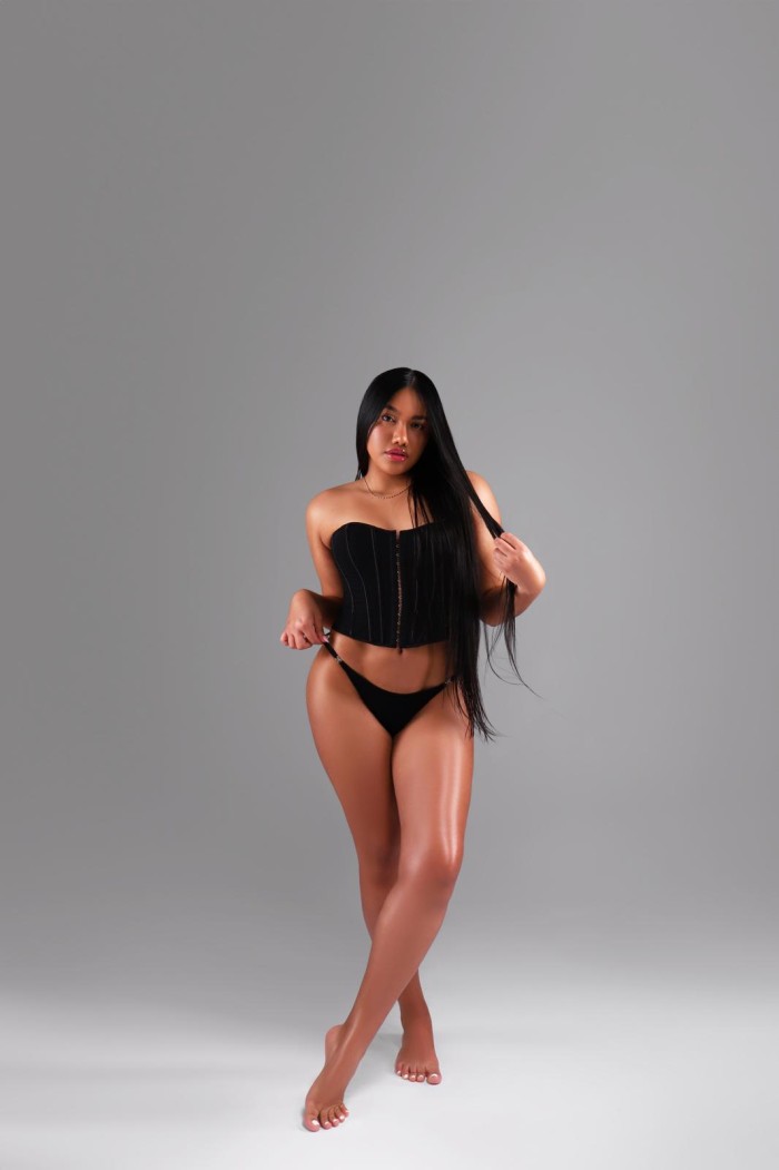 Camila ricas curvas