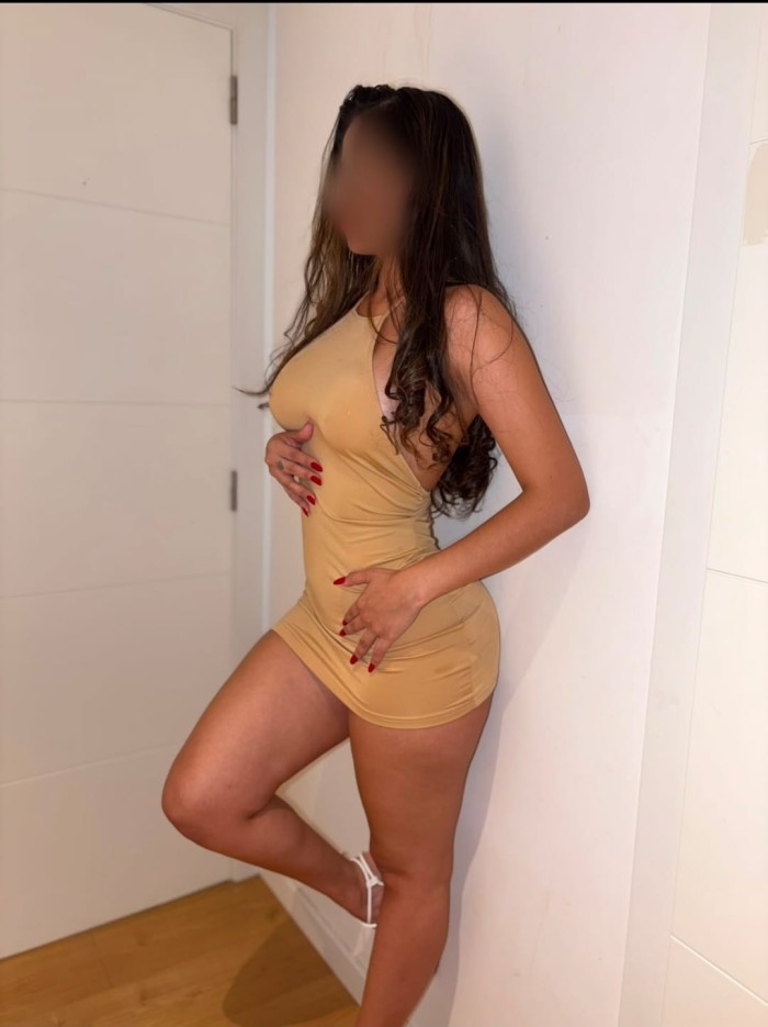 CHANEL HERMOSA COLOMBIANA NOVEDAD EN IBIZA -671742133