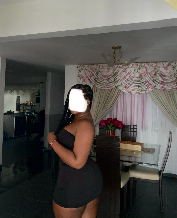 Bombón con ganas de fiesta en alcantarilla