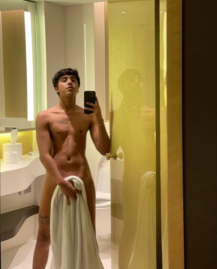 Valentino niñato XXl rompe culos fiestero nuevo