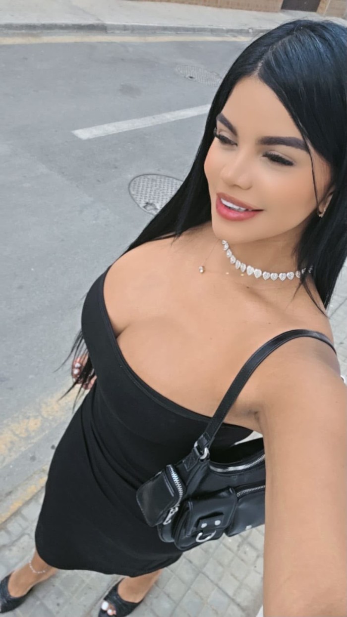 Latina de belleza irresistible