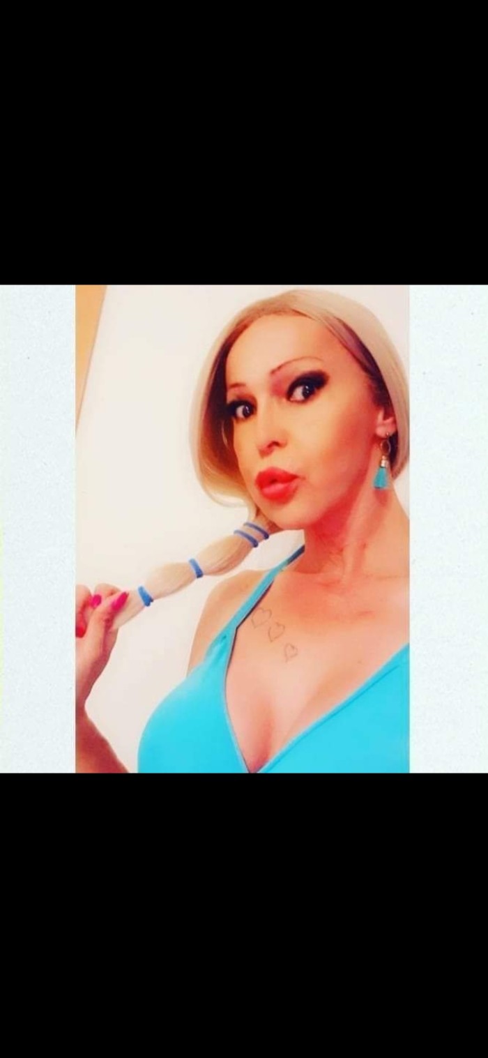 Trans la rubia hermosa en peñiscola