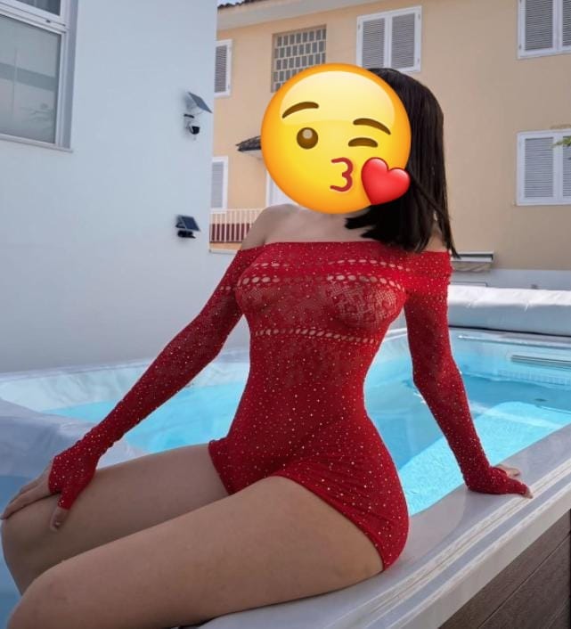Lucia latina cariñosa implicada guapa con culito RESPINGON NUEVA EN ALMUNIA