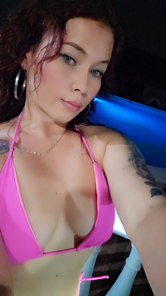 PELIRROJA COLOMBIANA DE LUJO JUGUETONA Y MORBOSA
