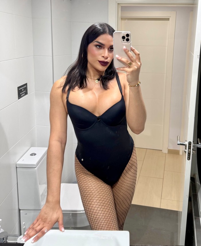 TRANS LUJURIOSA FIESTERA COMPLACIENTE MONTEQUINTO