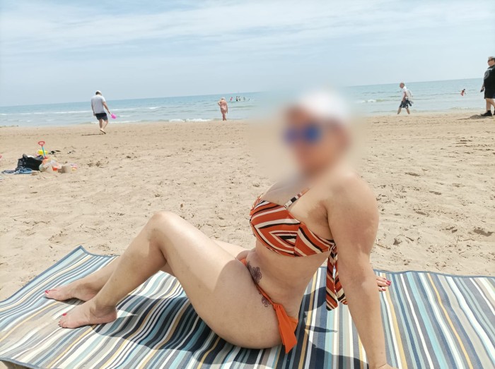 JUGUETONA FIESTERA LISTA PARA PERDER CONTROL