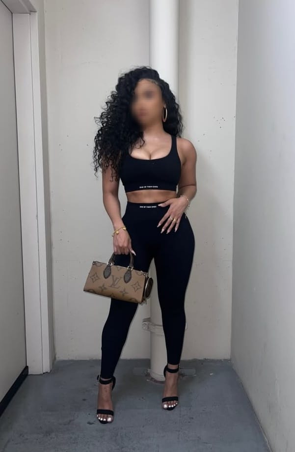 Clítoriana juguetona cariñosa fiestera gros