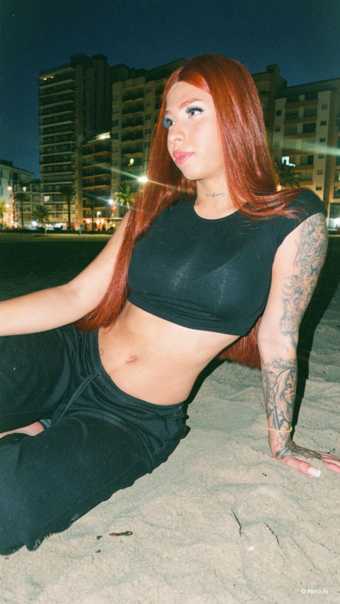 Hermosa y pollona