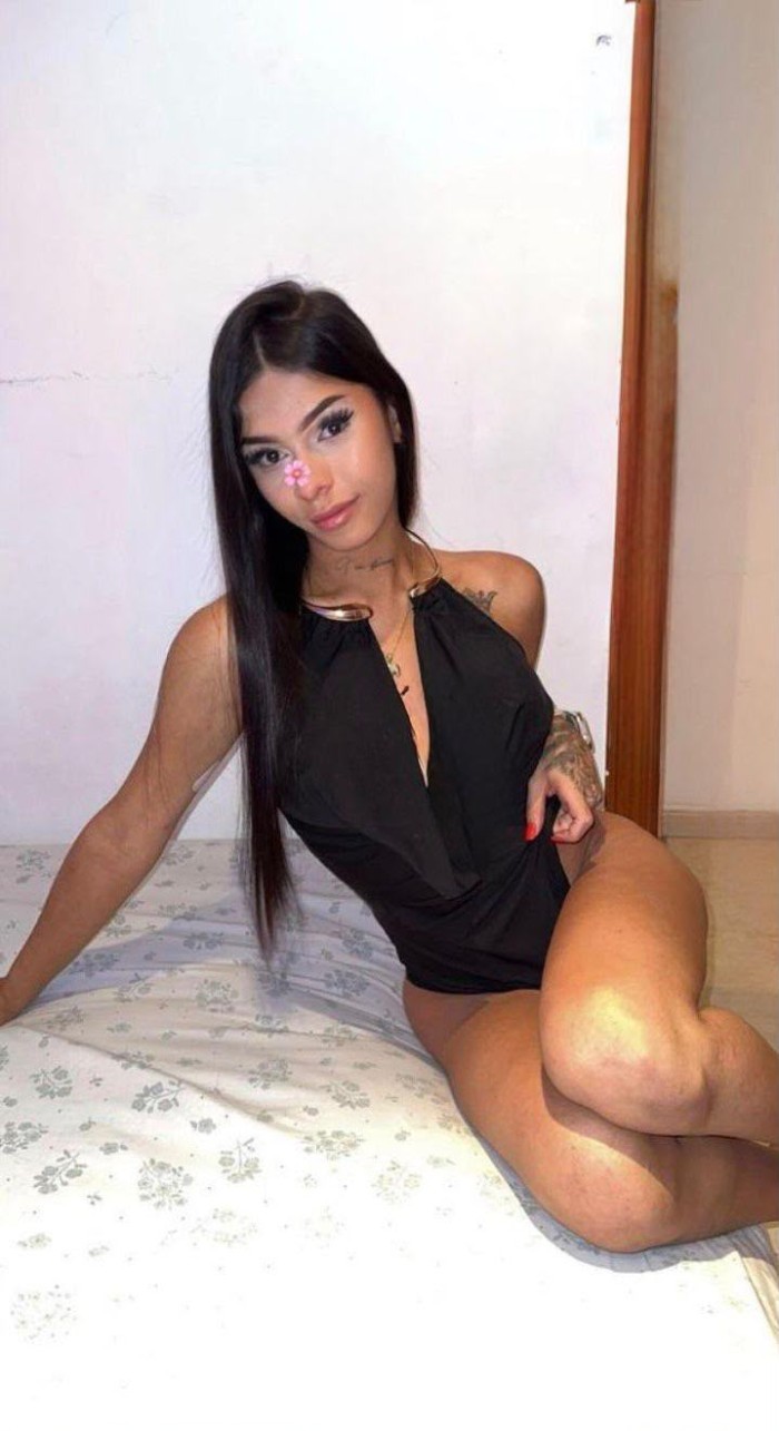 Hermosa y pollona
