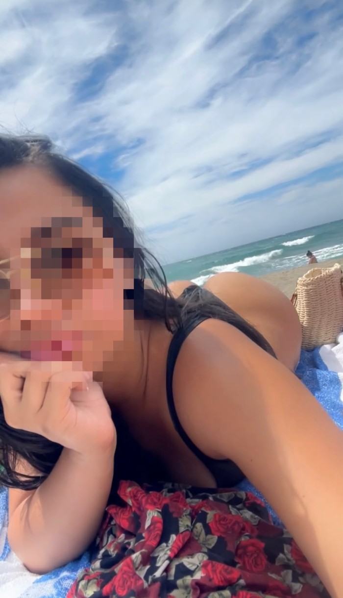 EN PUERTO BANUS BOMBA DE SEXO COMPLACIENTE