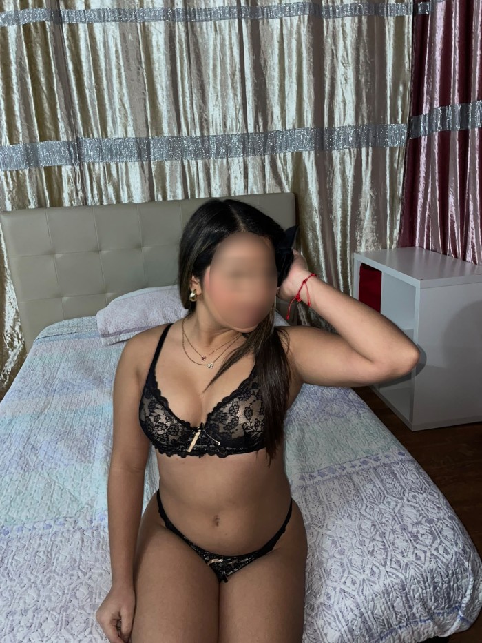 PAULA, COLOMBIANA 19 AÑOS RECIEN LLEGADA