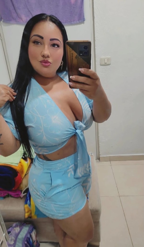 FIESTERA AMOROSA CON BUENAS CURVAS AMOROSA
