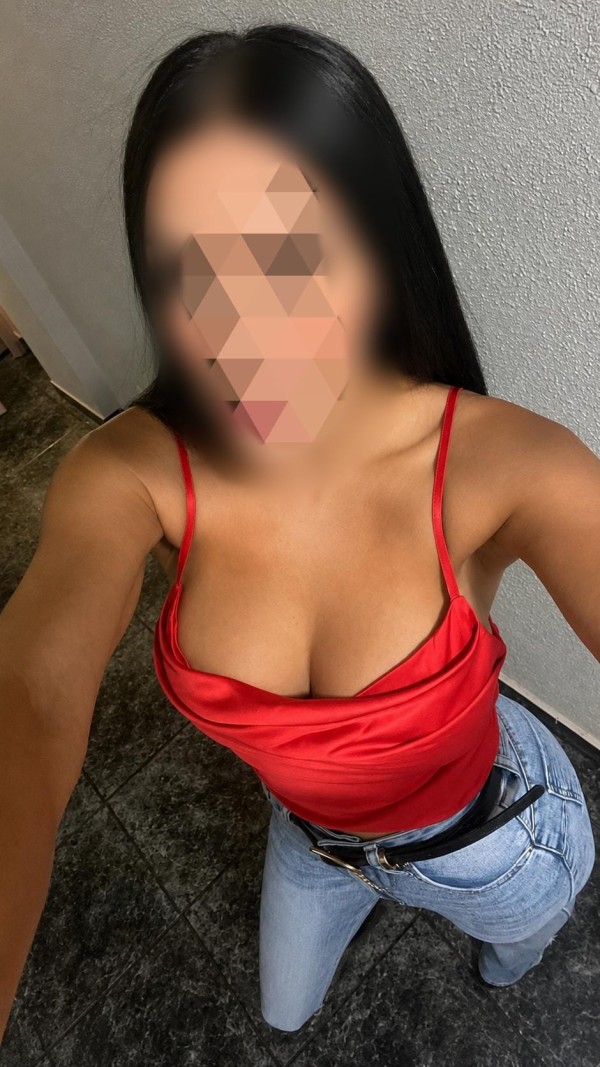 Natalia: Elegancia venezolana en Gran Canaria