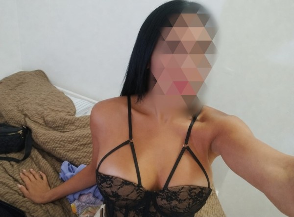 Natalia: Elegancia venezolana en Gran Canaria