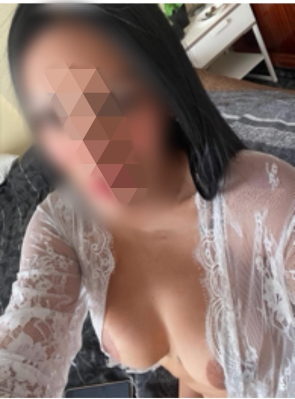 Natalia: Elegancia venezolana en Gran Canaria