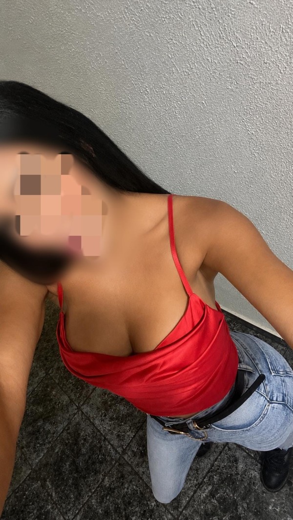 Natalia: Elegancia venezolana en Gran Canaria