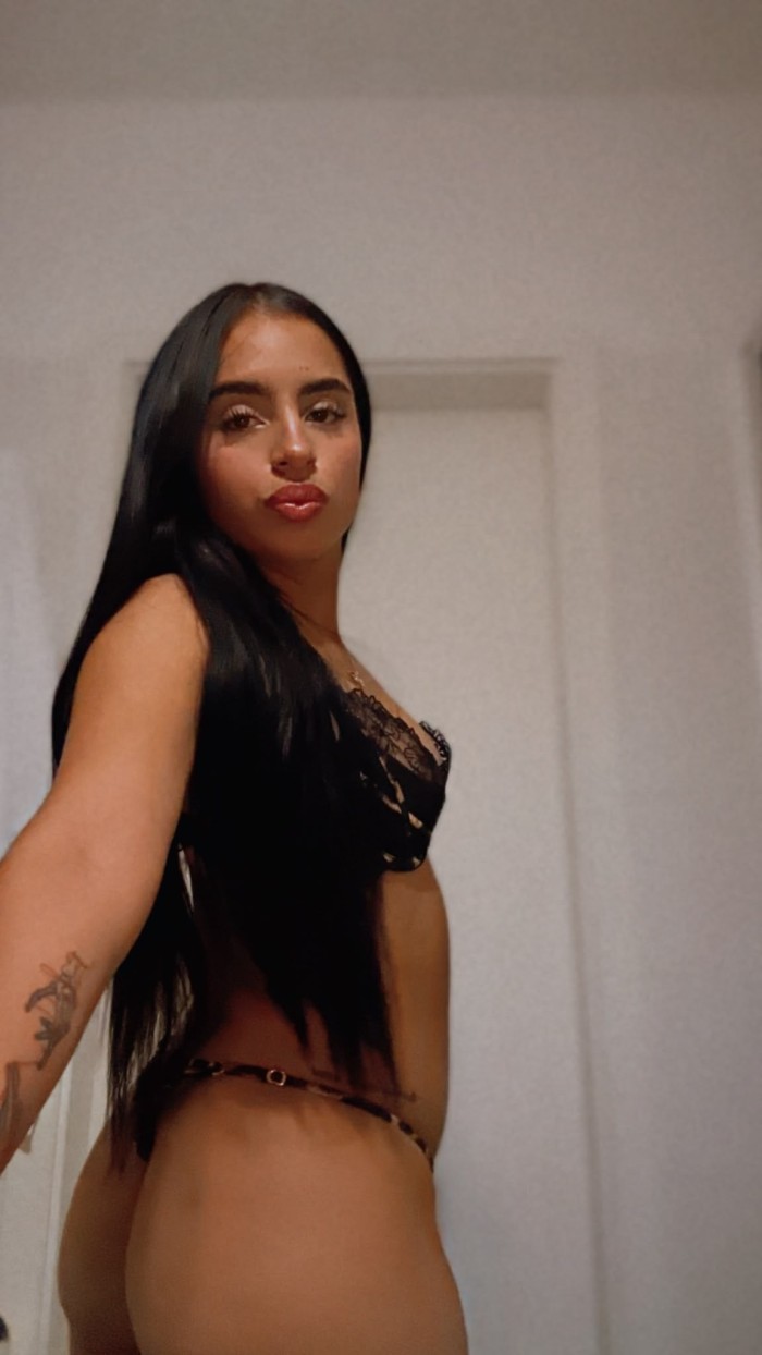 Una niña hermosa caprichosa y morbosa