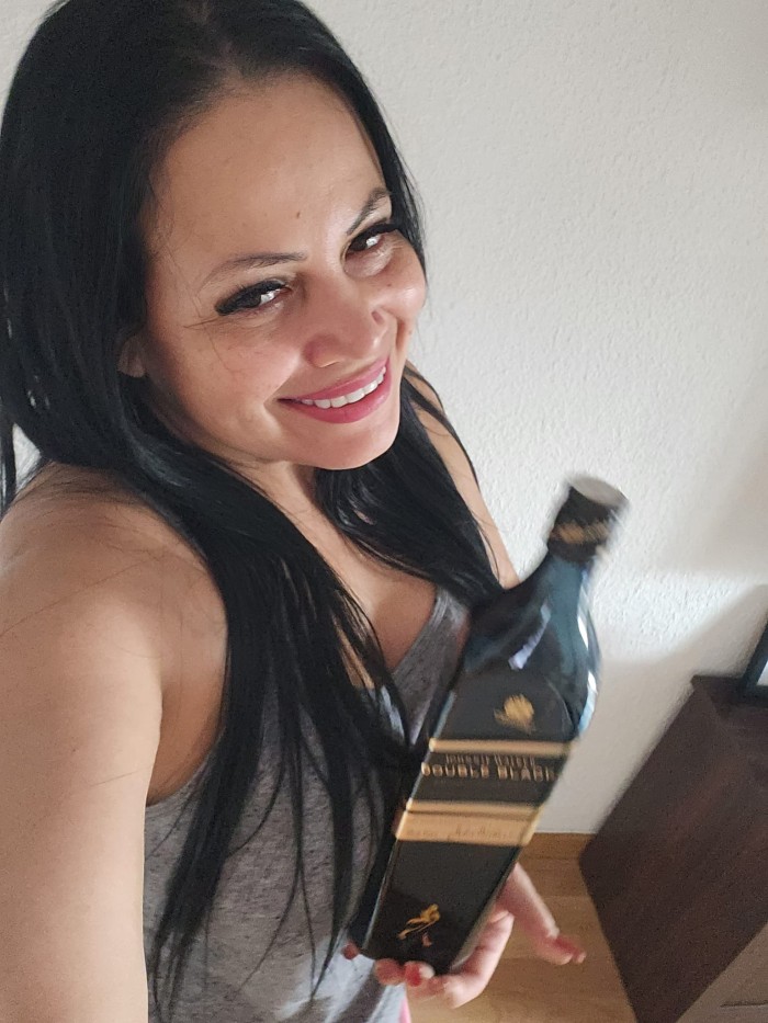 UNA MADURITA DISPUESTA A CUMPLIR TUS FANTASÍAS
