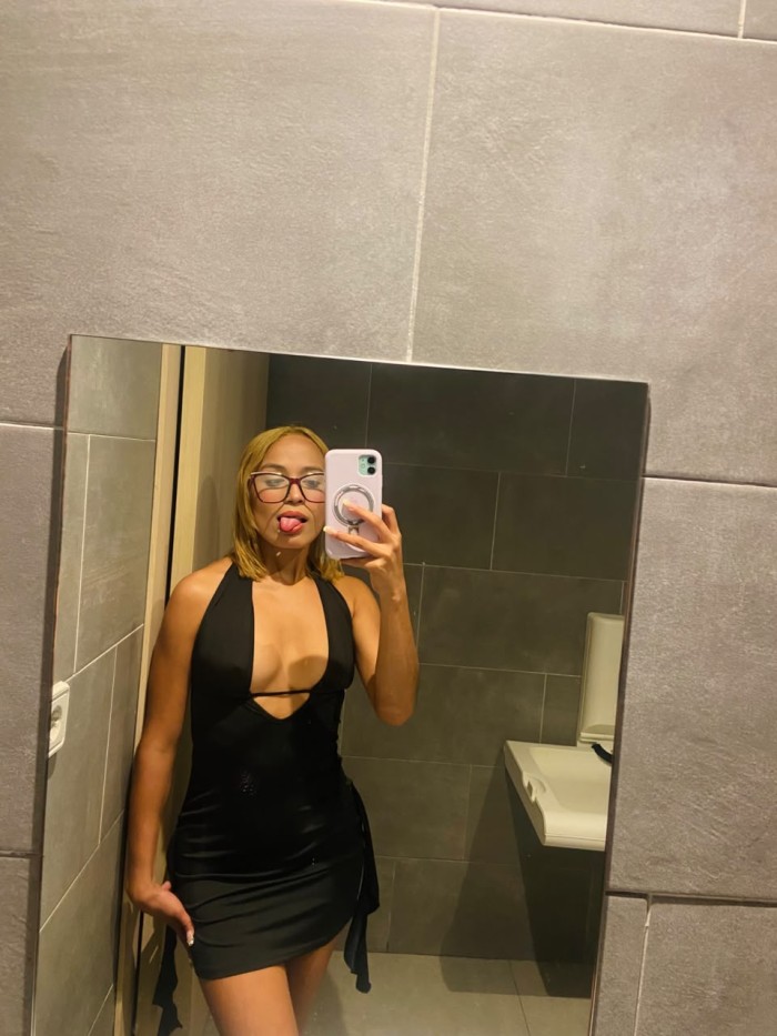LATINA CHIQUITITA ADICTA AL SEXO