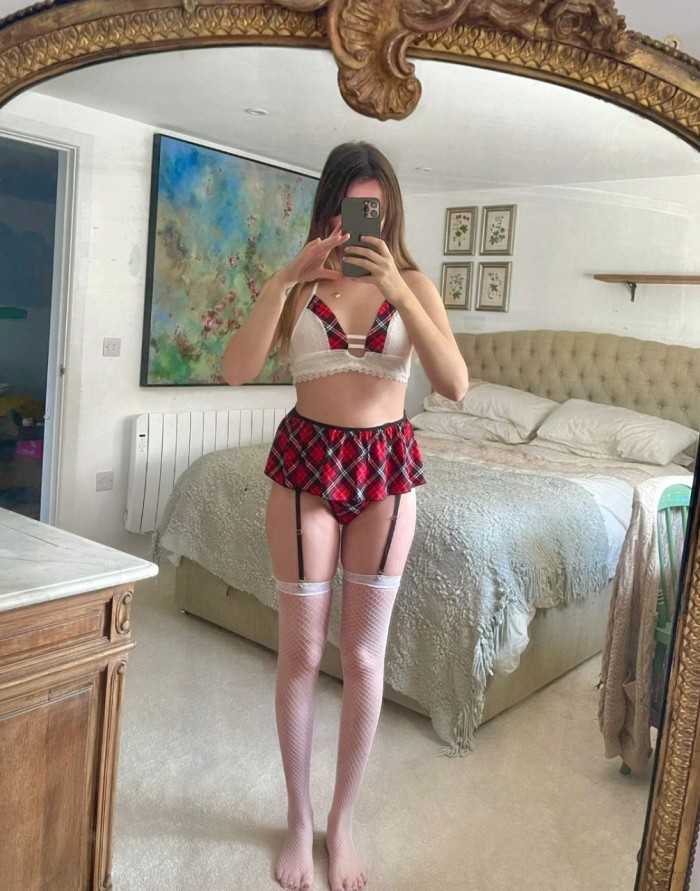 MUJER MADURA DISPONIBLE PARA SEXO Y MASAJE
