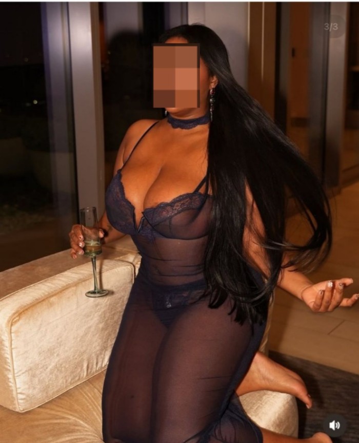 EN SANTIAGO DE COMPOSTELA SEXO FIESTA MORENAZA