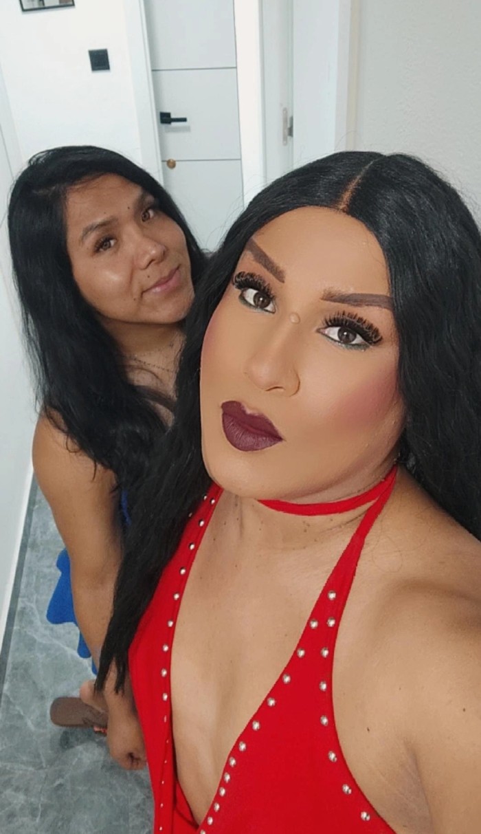 AMIGAS CACHONDAS Y FOGOSAS CON GANAS DE FIESTA