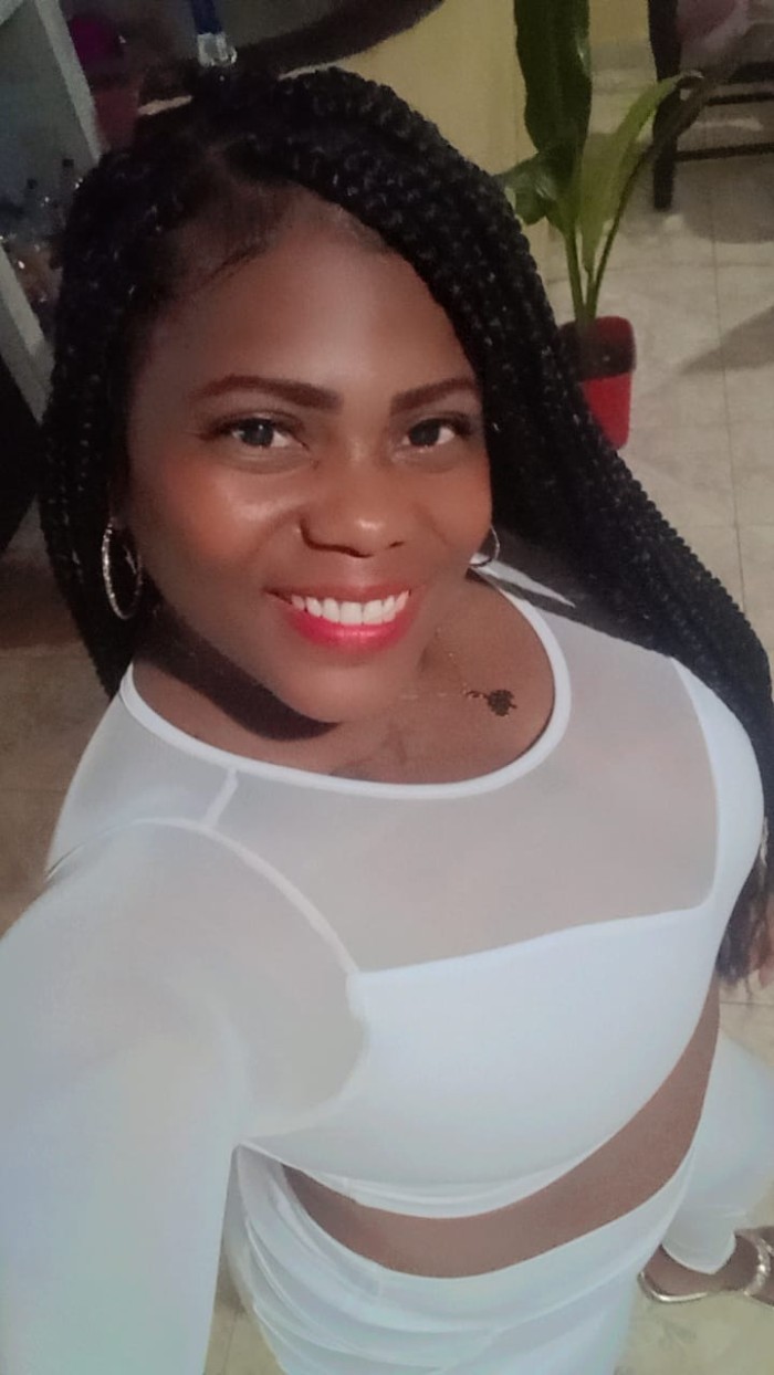 MORENA Y MUY CACHONDA