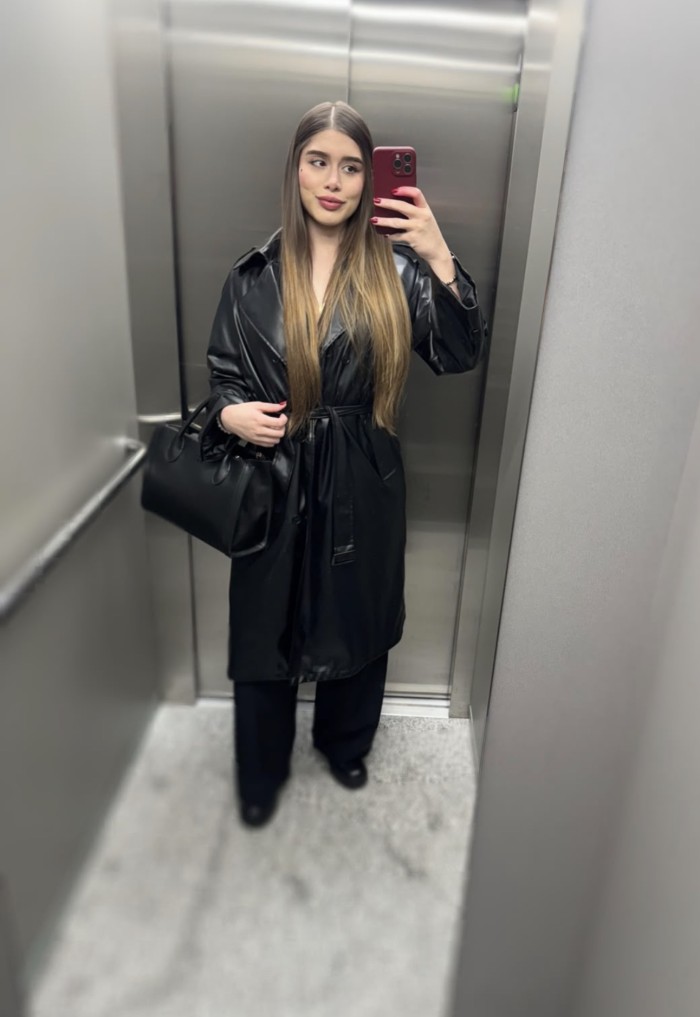 Chica dulce colombiana primera vez en Coruña