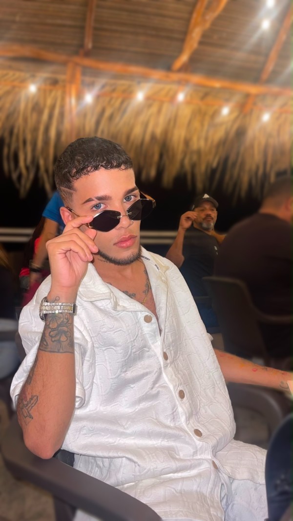 Gael chico joven recién llegado