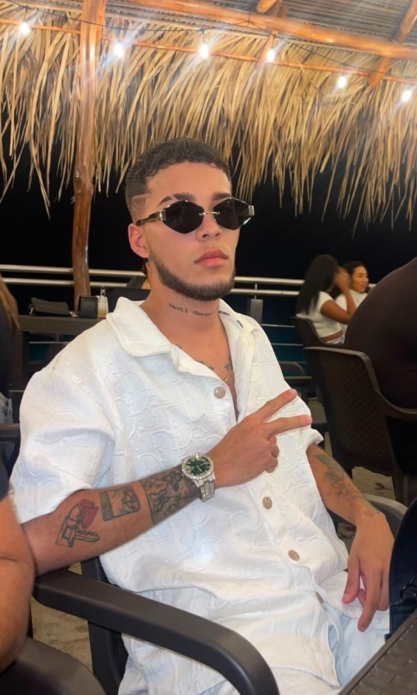 Gael chico joven recién llegado