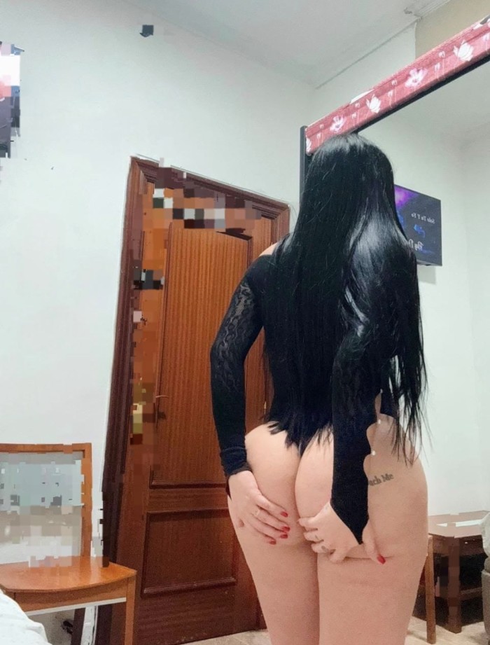 Jovencita caliente de alto standing