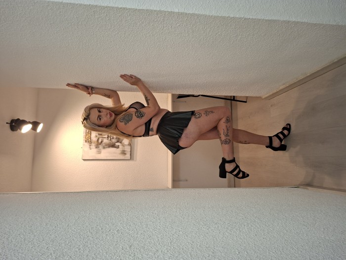 Chica trans colombiana maja y cachonda