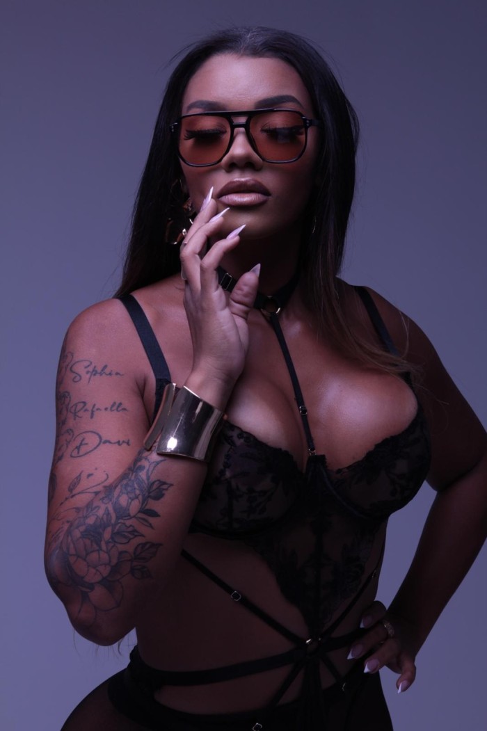 RUBY – Modelo Brasileña Exclusiva en Ibiza