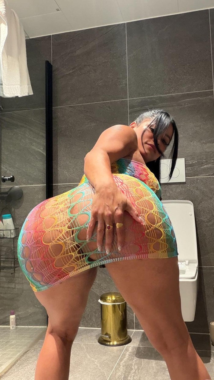 EN BALOS VECINDARIO CON GANAS DE UNA RICA FOLLADA