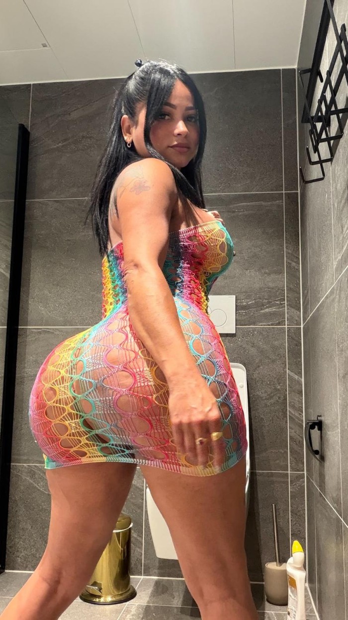 EN BALOS VECINDARIO CON GANAS DE UNA RICA FOLLADA