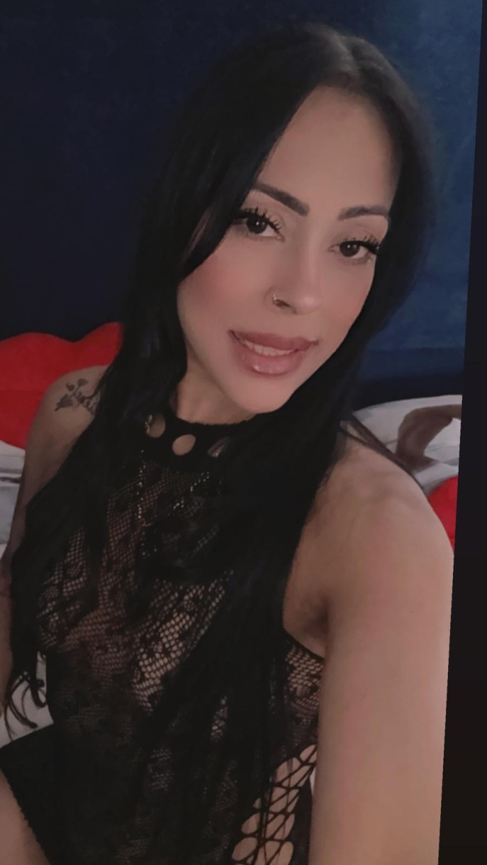 MILF con muchas ganas de sexo, francés natural, besos y fiesta