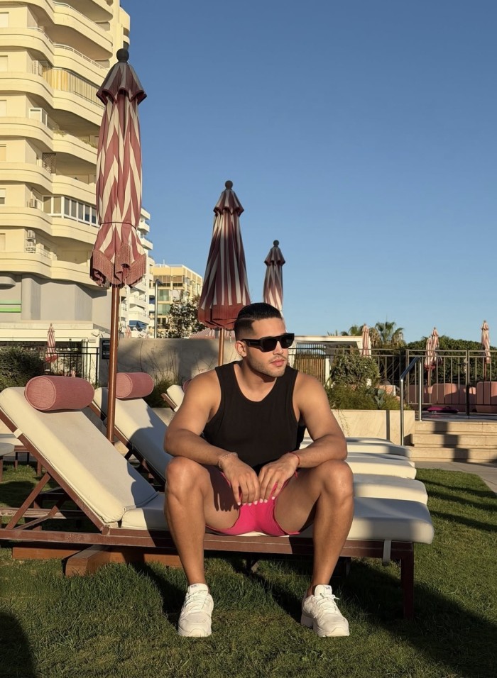 MASAJISTA CUERPO A CUERPO POLLON