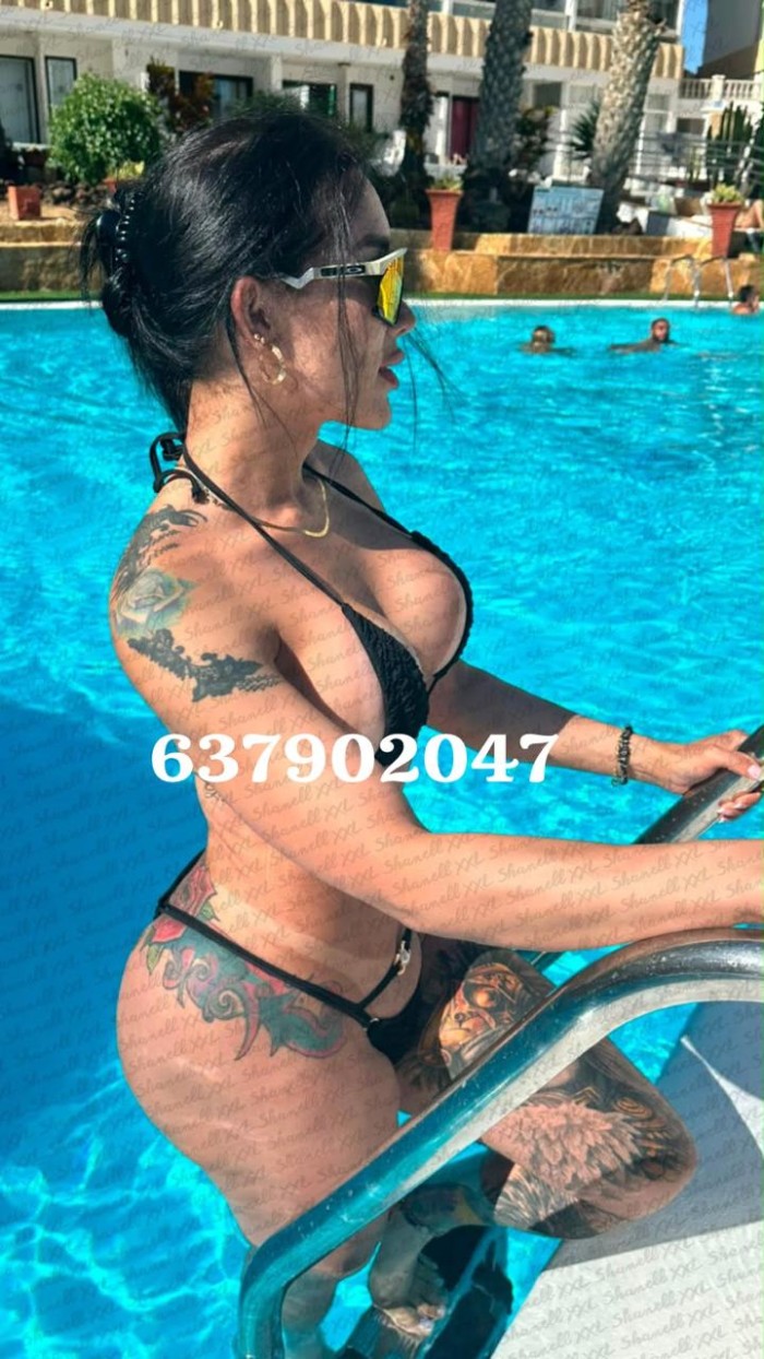 TRANS FEMENINA VERSÁTIL