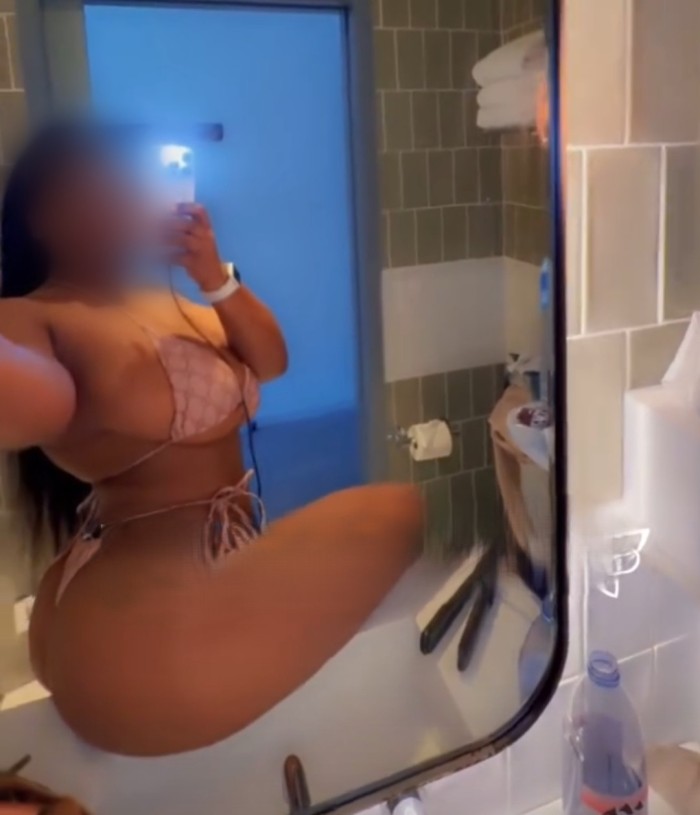 MORENITA MUY CALIENTE SOLO PAR TI EN PLASENCIA