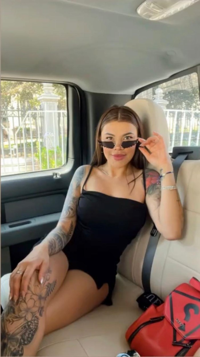 SEXY LATINA JOVENCITA MUY ARDIENTE EN EMPURIABRAVA