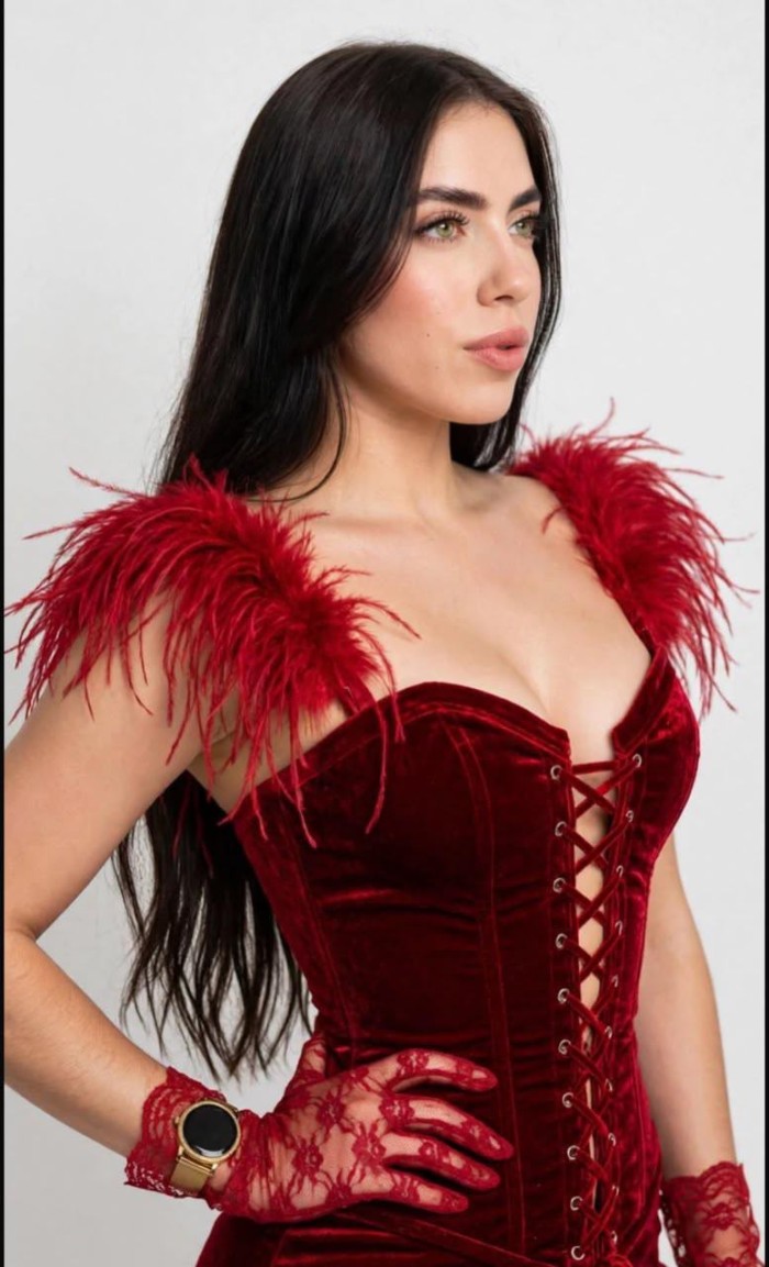 DIOSA DIVINA MORBOSA Y APASIONADA EN USERA