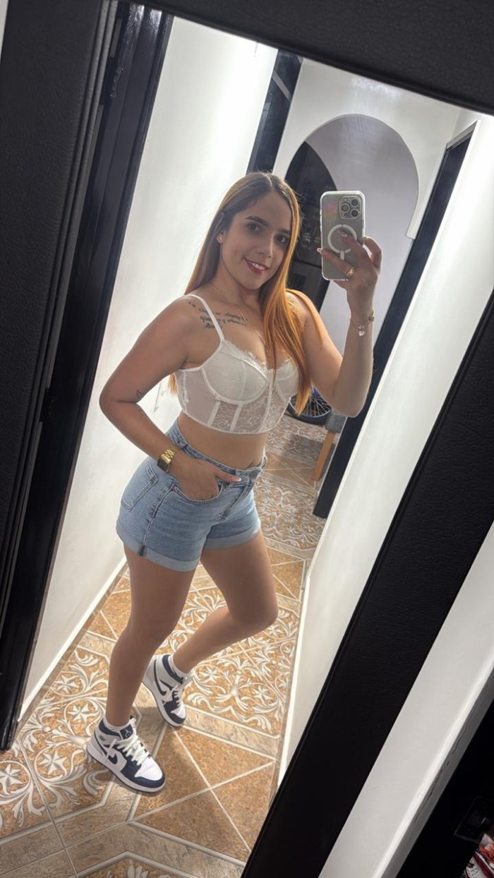 EMMA COLOMBIANA PELIRROJA MUY CALIENTE! ATREVETE