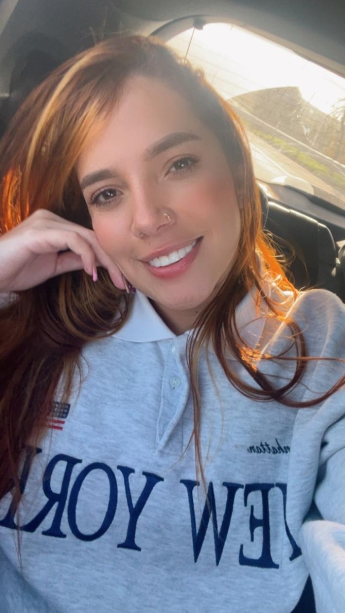 EMMA COLOMBIANA PELIRROJA MUY CALIENTE! ATREVETE