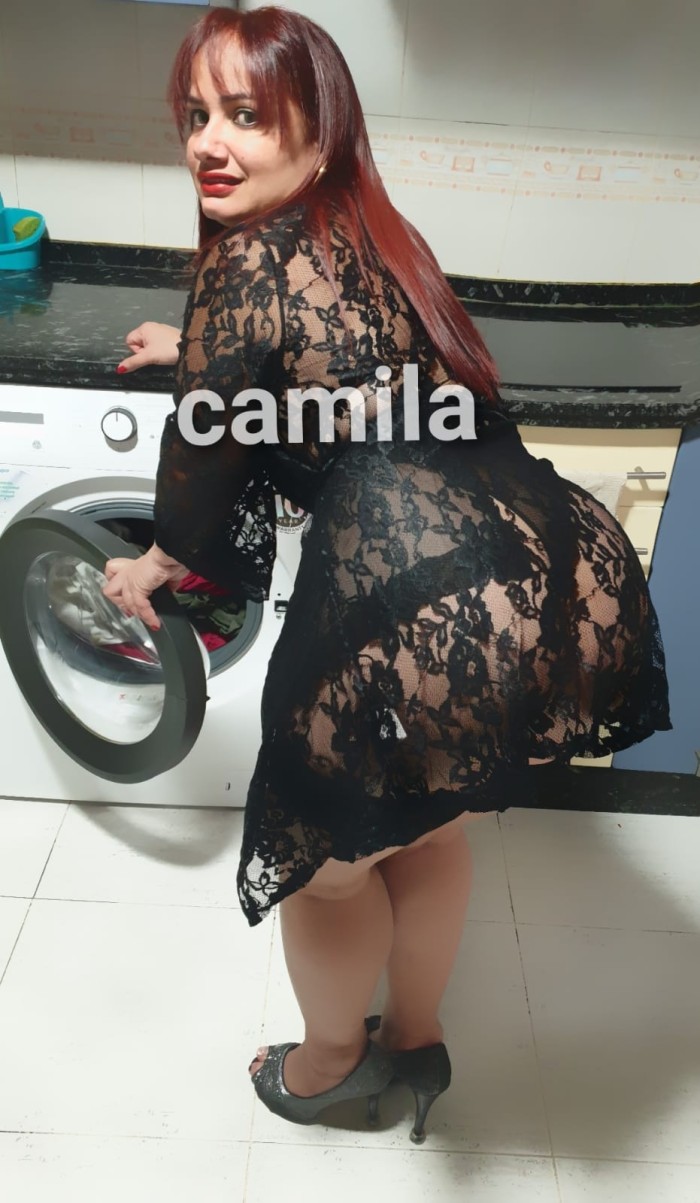 Chiquilla caliente jugosa y fiestera