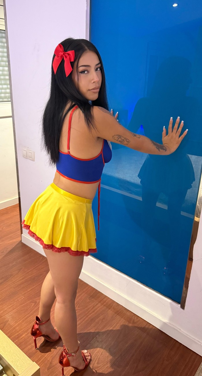 Nicol, estudiante 20 añitos delgadita