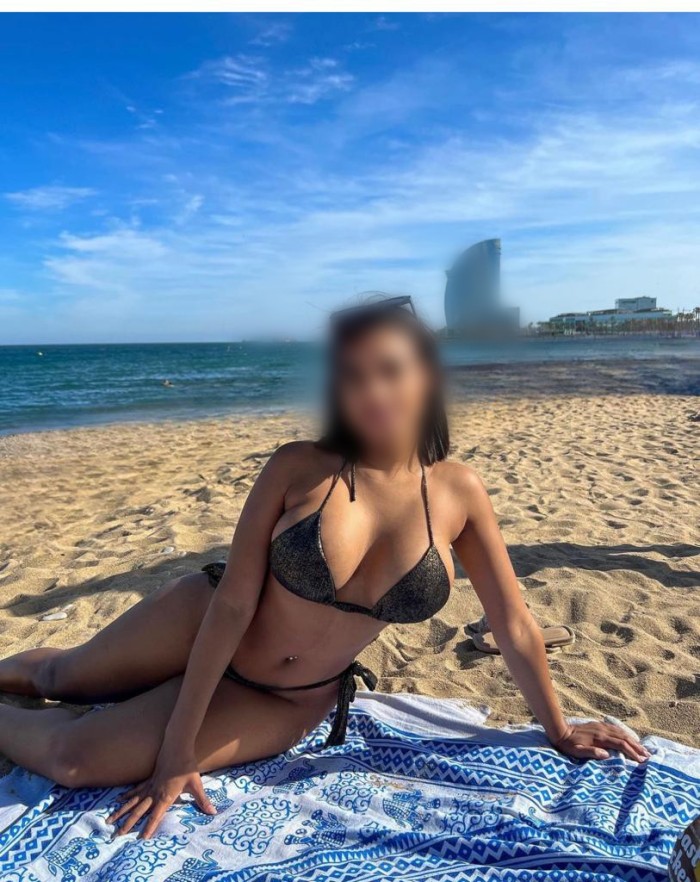 Sexy morena sumisa
