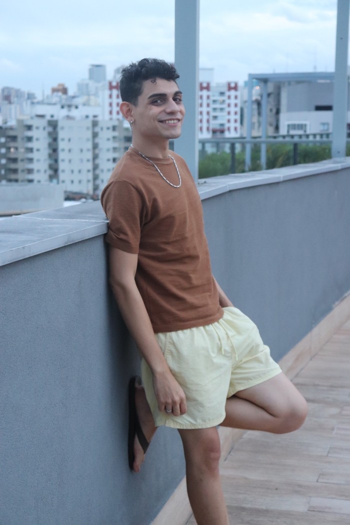JOVENCITO BIEN DOTADO Y VENOSO, FETICHISTA