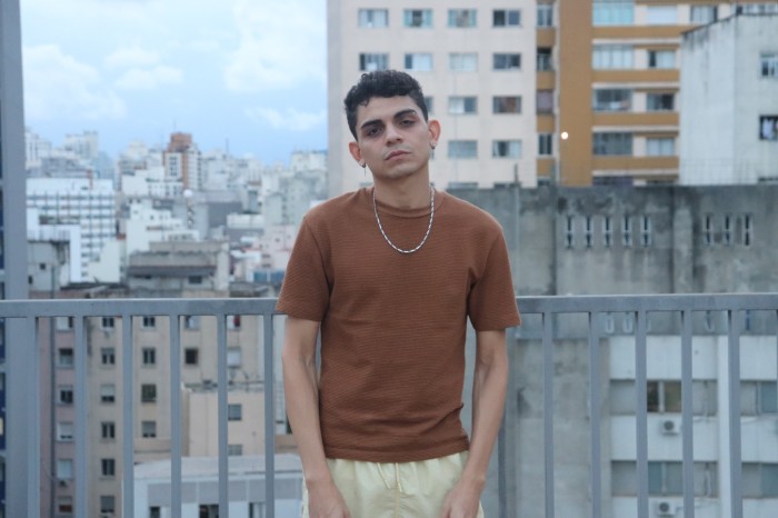 JOVENCITO BIEN DOTADO Y VENOSO, FETICHISTA