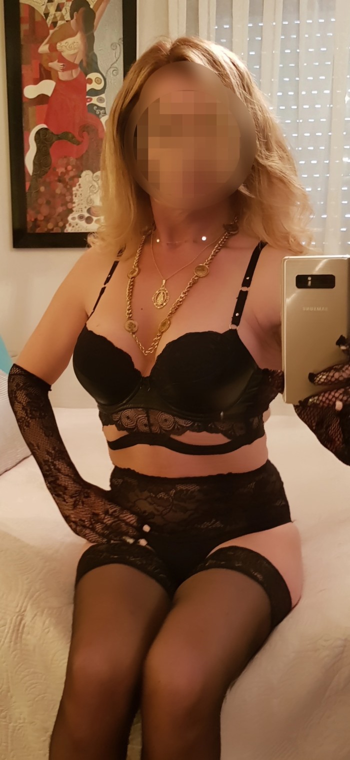 Transexual, masajes profesionales en camilla Astur